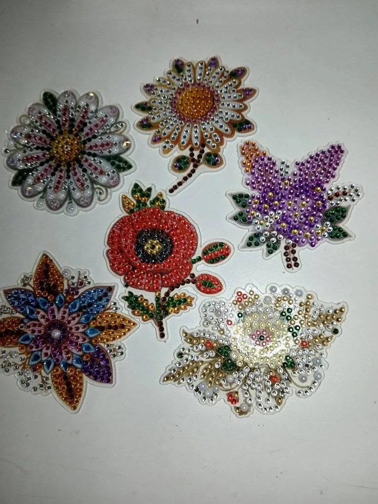 Flower magnets diamond art by Liz