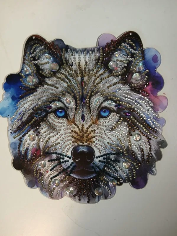 Blue-eyed wolf diamond art by Liz